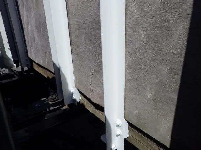 プロテクター前面ベニヤ板に割れがあります。|日野 レンジャー 2KG-FC2ABA(2WD)の写真29