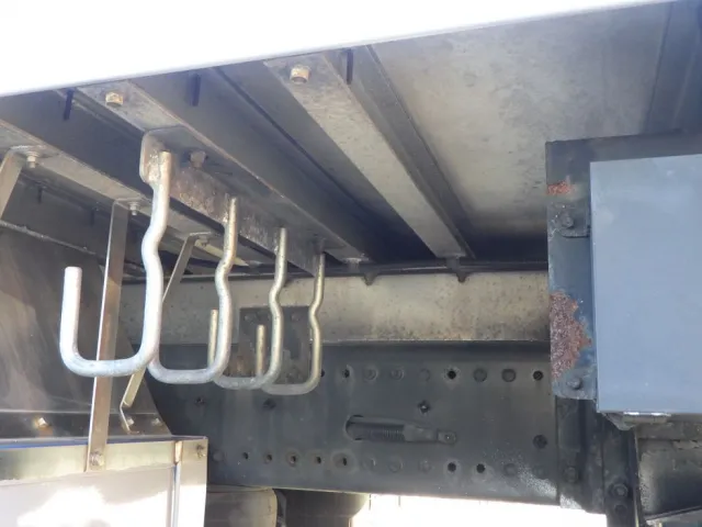 シャーシとネタの状態です。（ネタはアルミ製です）|日野 プロフィア 2DG-FW1AHJの写真7