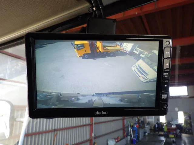 液晶バックモニター付きです。|日野 プロフィア 2DG-FW1AHJの写真20
