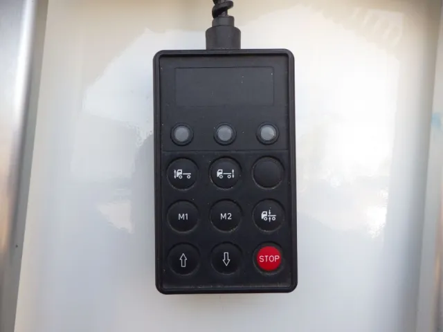 エアサスのコントローラーです。|日野 プロフィア 2DG-FW1AHJの写真21