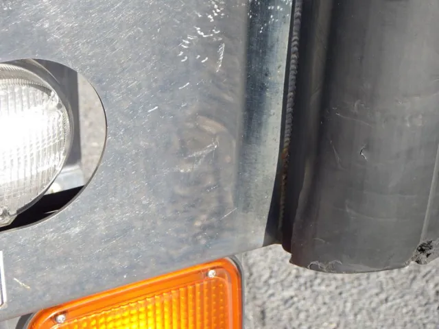 ボディー後方の両サイドにヘコミがあります。|日野 プロフィア 2DG-FW1AHJの写真37