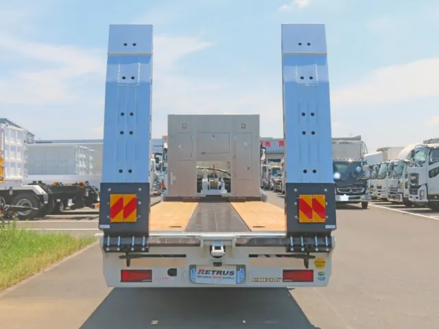 オートスライドで外側へ広げた状態です。|三菱 スーパーグレート 2PG-FS80VZの写真15