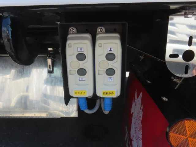 自動あゆみ及びオートスライドの操作スイッチです。|三菱 スーパーグレート 2PG-FS80VZの写真19