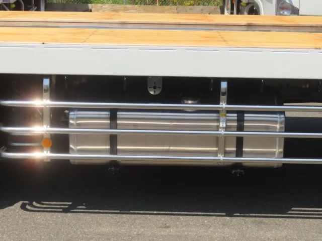 燃料タンクは300Lです。|三菱 スーパーグレート 2PG-FS80VZの写真20