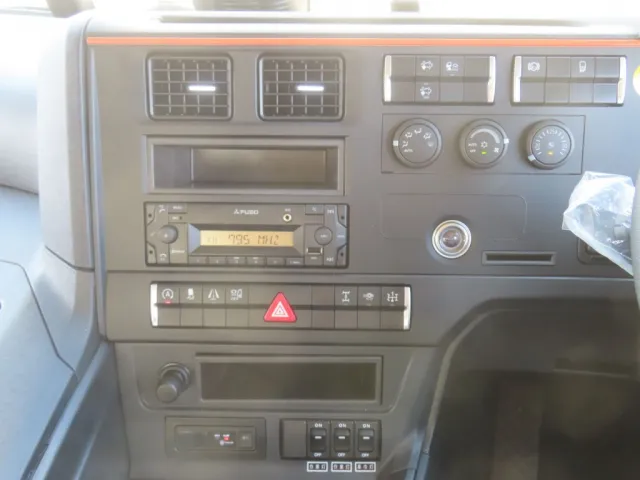 インパネ周りの状態です。|三菱 スーパーグレート 2PG-FS80VZの写真22