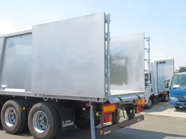 リア扉は片開式です。|フルハーフ  KFKGF340Wの写真10