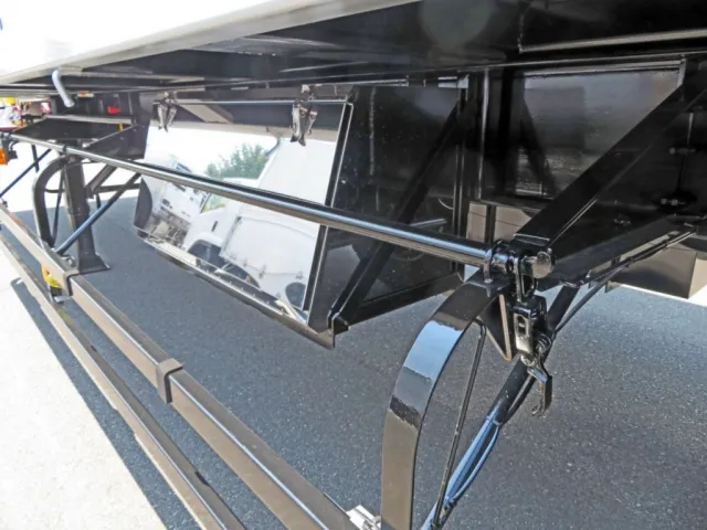 工具箱前方のサイドバンパーのパイプは取り外しが出来ます。|フルハーフ  KFKGF340Wの写真20