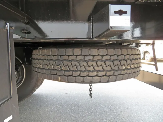 スペアタイヤ付きです。|フルハーフ  KFKGF340Wの写真22