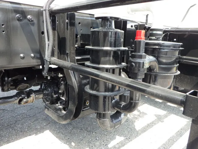 コンプレッサーの状態です。|三菱 スーパーグレート 2PG-FU84GZの写真18