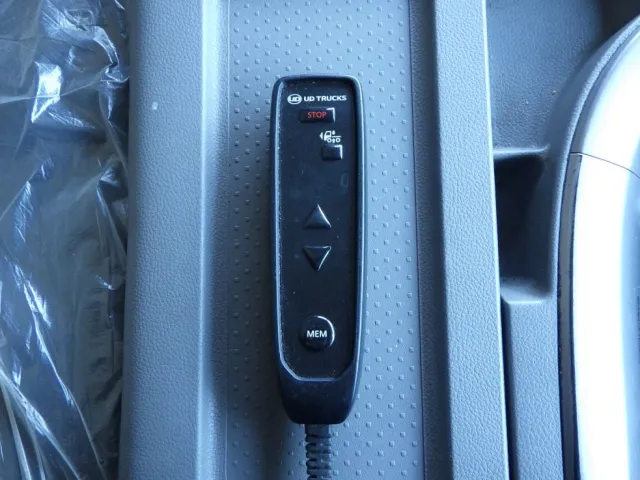 エアサスのコントローラーです。|UDトラックス クオン 2PG-CG5CAの写真15