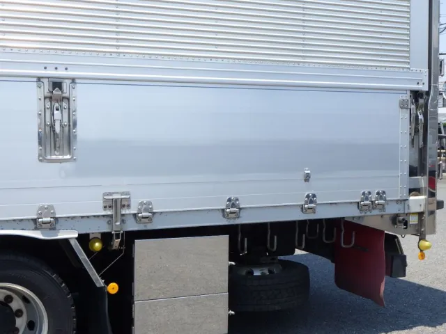 左右のアオリに塗装跡があります。|UDトラックス クオン 2PG-CG5CAの写真34