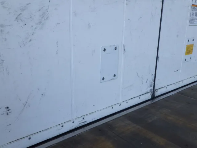 リヤ扉裏側にキズ・ヘコミがあります。|UDトラックス クオン 2PG-CG5CAの写真42