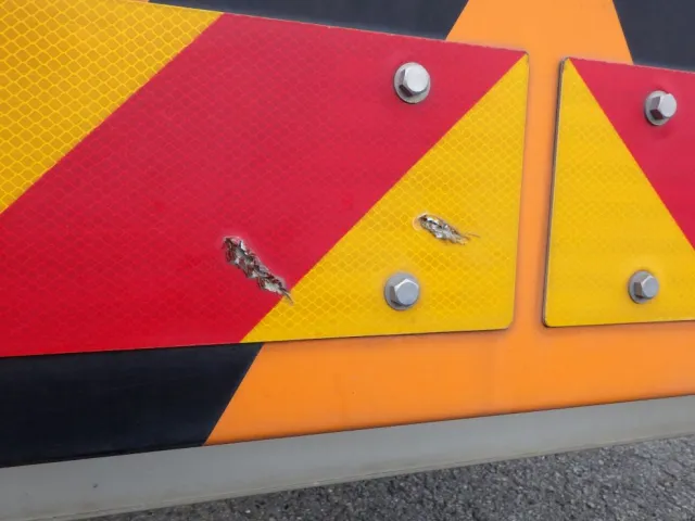 反射板にキズがあります。|いすゞ フォワード 2RG-FSR90S2の写真31