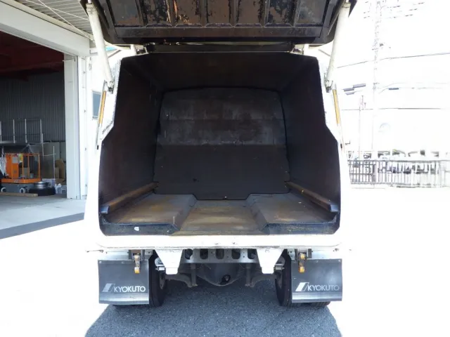 ボディー内部の状態です。|日野 レンジャー TKG-FC9JEAA(2WD)の写真9