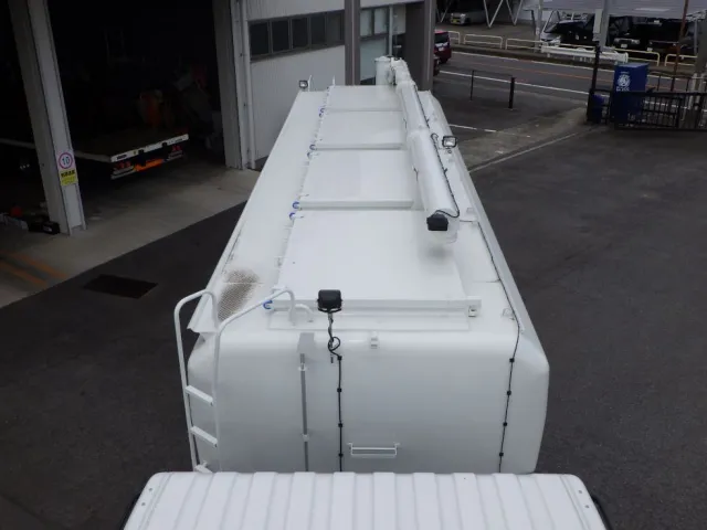 タンク天井の状態です。|三菱 スーパーグレート 2PG-FV80HZの写真7