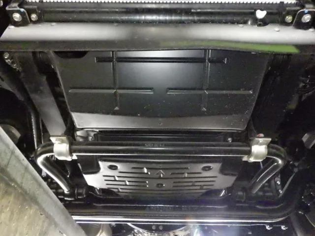 ボディー下周りの状態です。|三菱 スーパーグレート 2PG-FV80HZの写真21