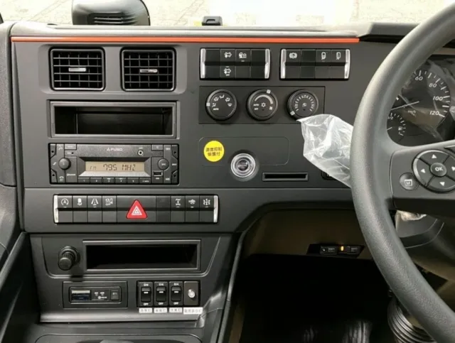 パネル周りの状態です。|三菱 スーパーグレート 2PG-FV80HZの写真30