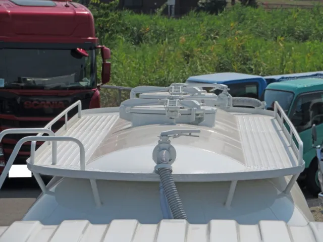 投入口2か所です。|三菱 スーパーグレート 2PG-FU84GZの写真7