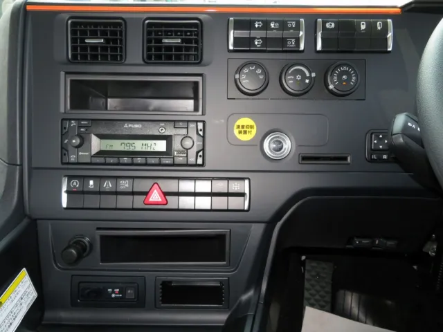 パネル周りの状態です。|三菱 スーパーグレート 2PG-FU84GZの写真29