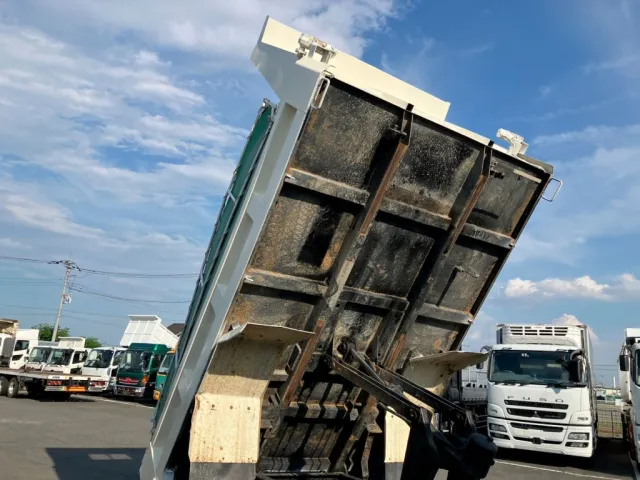 いすゞ フォワード TKG-FRR90S1(2WD)の写真9