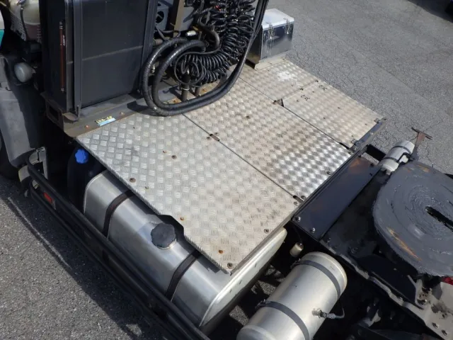 踊り場の状態です。|UDトラックス クオン 2PG-GK5AADの写真41