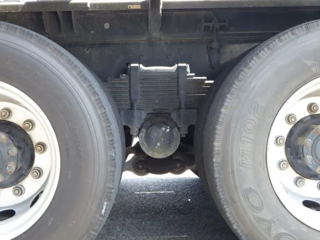 タイヤ間の状態です。|三菱 スーパーグレート 2KG-FV70HYの写真5