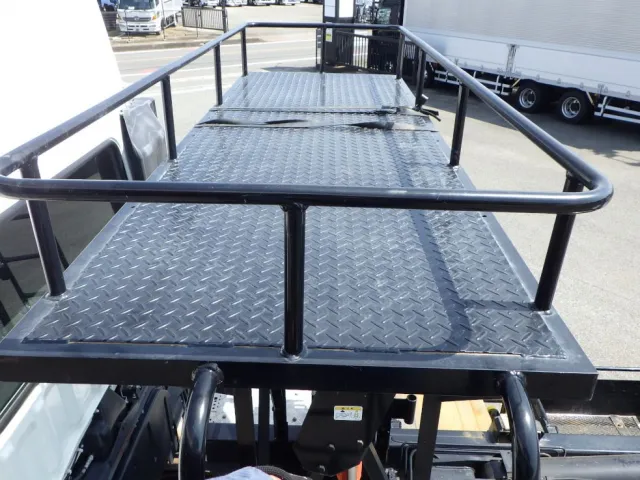 ジャッキの状態です。|三菱 スーパーグレート 2KG-FV70HYの写真13