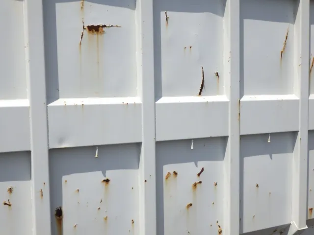 左右のアオリ周りにキズ・サビ・凸があります。|三菱 スーパーグレート 2KG-FV70HYの写真26