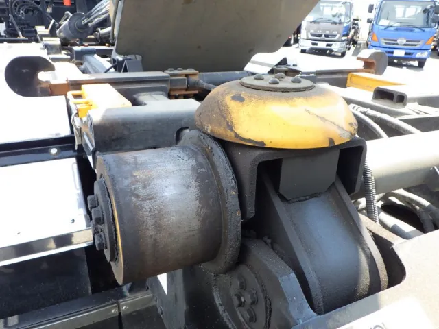 左右のローラーにキズがあります。|三菱 スーパーグレート 2KG-FV70HYの写真29