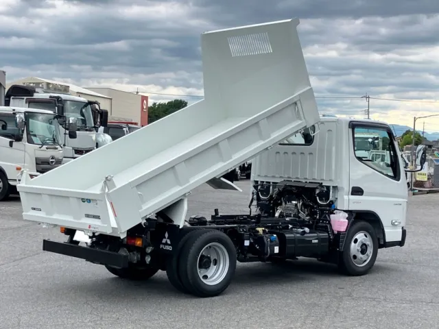 三菱 キャンター 2RG-FBA60(2WD)の写真4