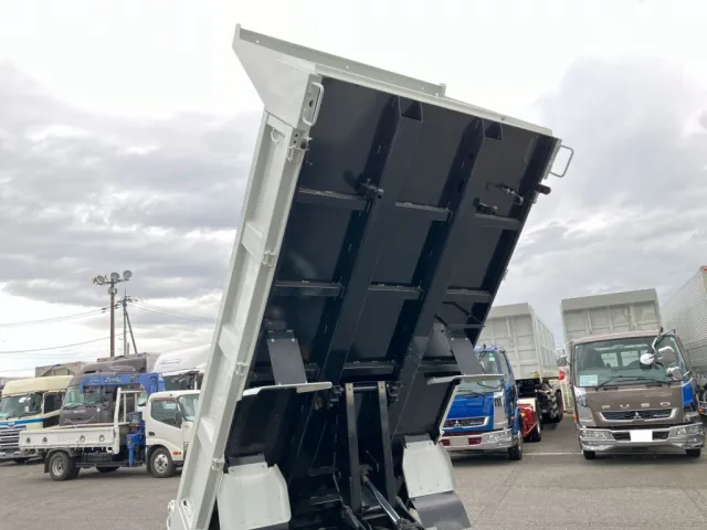 ボデー裏側の状態です。|三菱 キャンター 2RG-FBA60(2WD)の写真9