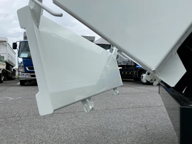 リヤゲート裏側の状態です。|三菱 キャンター 2RG-FBA60(2WD)の写真11