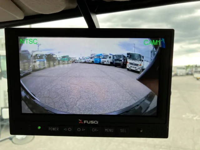 液晶バックモニター付きです。|三菱 キャンター 2RG-FBA60(2WD)の写真17