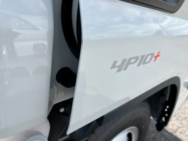 右ドア端に小傷があります。|三菱 キャンター 2RG-FBA60(2WD)の写真25