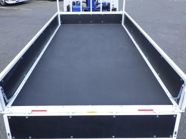 床板の状態です。|三菱 キャンター 2PG-FEB80の写真10