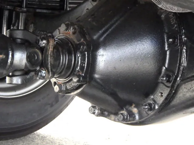 ボディー下周りに塩カルサビがあります。|三菱 キャンター 2PG-FEB80の写真18