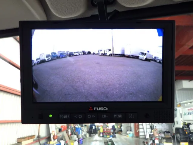 液晶バックモニター付きです。|三菱 キャンター 2PG-FEB80の写真22