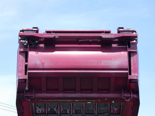 汚水タンク裏側の状態です。|日野 レンジャー TKG-GC7JGAAの写真7