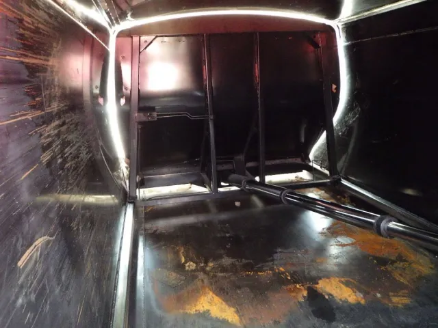 シリンダー及び排出板裏側の状態です。|日野 レンジャー TKG-GC7JGAAの写真11