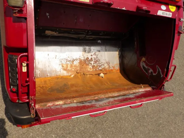 投入口の状態です。|日野 レンジャー TKG-GC7JGAAの写真12