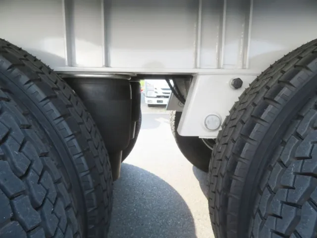 エアサスです。|トレクス  PFN24103改の写真5