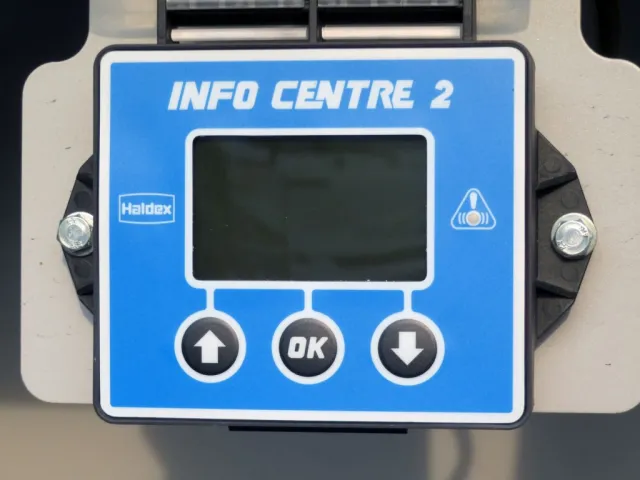 INFO CENTRE 2です。|トレクス  PFN24103改の写真20