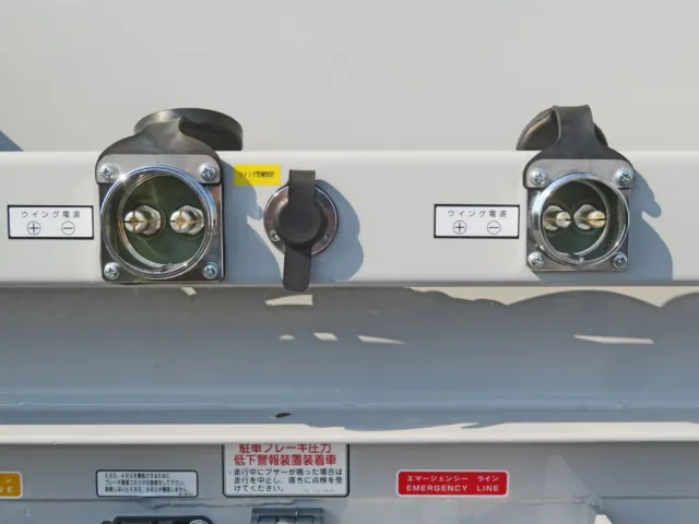 ウイングの電源コネクターは2種類付いています。（大きさが違います）|トレクス  PFN24103改の写真29