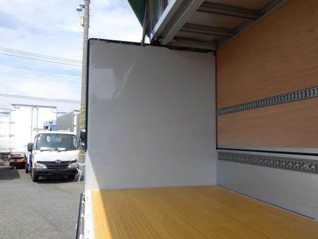 プロテクター裏側の状態です。|日野 デュトロ 2KG-XZU722M(2WD)の写真11