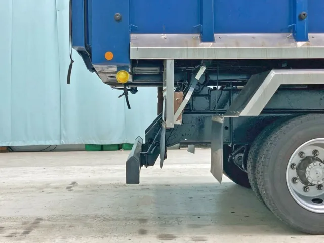 リヤバンパー走行時の状態です。|日野 レンジャー LDG-GK8JLAAの写真23