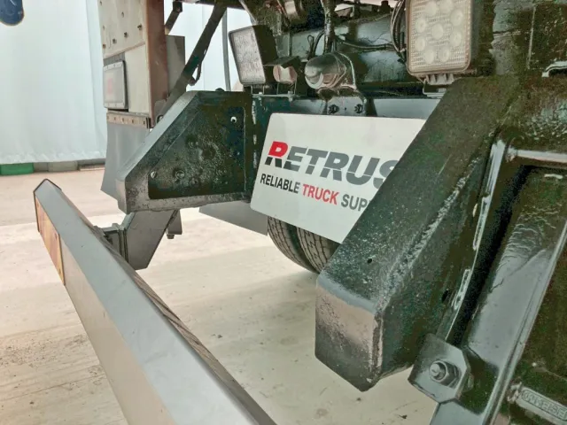 左右メインフレーム後端にヘコミがあります。(運転席側)|日野 レンジャー LDG-GK8JLAAの写真29