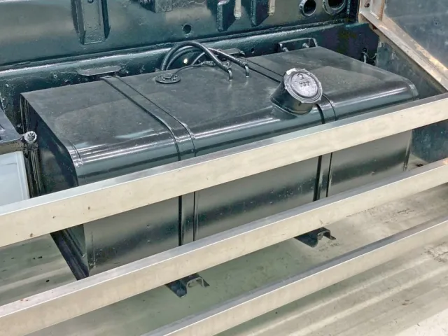 燃料タンクは200Lです。|日野 レンジャー LDG-GK8JLAAの写真34