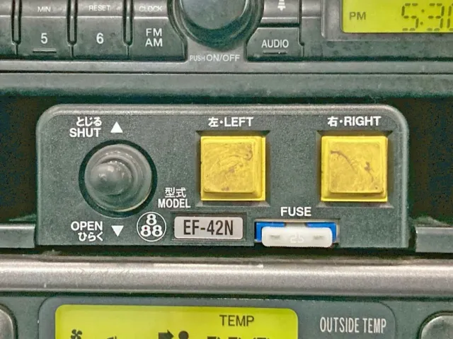 天蓋式コボレーンの操作スイッチです。|日野 レンジャー LDG-GK8JLAAの写真36