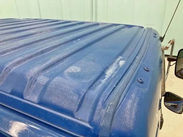 ルーフ後方運転席側にヘコミがあります。|日野 レンジャー LDG-GK8JLAAの写真43