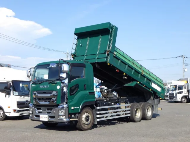 いすゞ ギガ 2PG-CYZ77CMの写真1